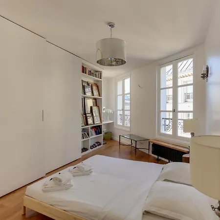 Guestready - Stylish And Spacious Flat - Champs-elysees Διαμέρισμα